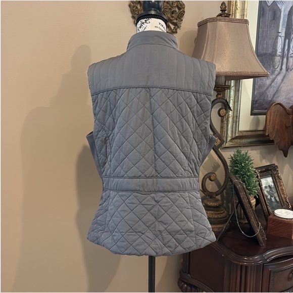 **New York & Company Vest Sleeveless Zippered Front Quilted Front Pockets Gray L - Picture 5 of 9